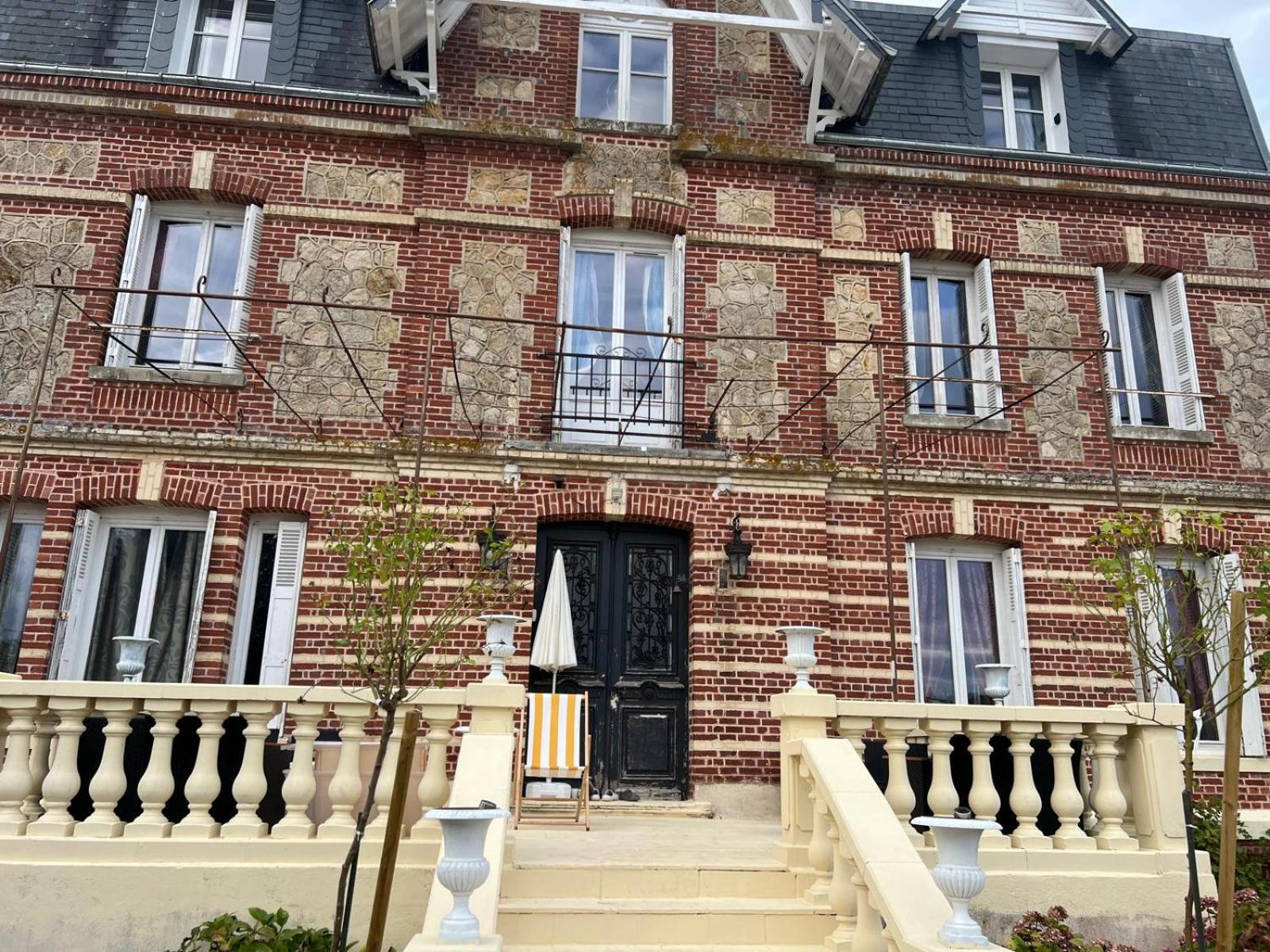 Villa Le Manoir De La Baronnie Norrey-en-Auge Exterior foto